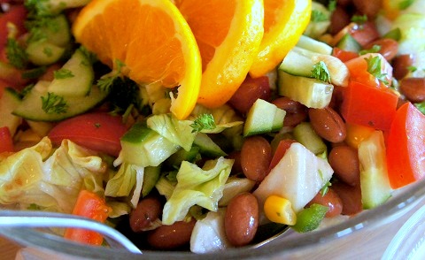 Salat med bønner-grønnsaker